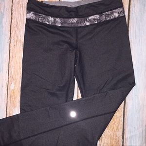 Lululemon Black inspiring yoga pants workout